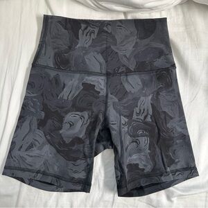 LULULEMON Align Short 6” (Swirly Grey Print)